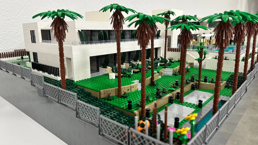 Vista lateral de maqueta del centro de reposo Naghoi realizada con LEGO