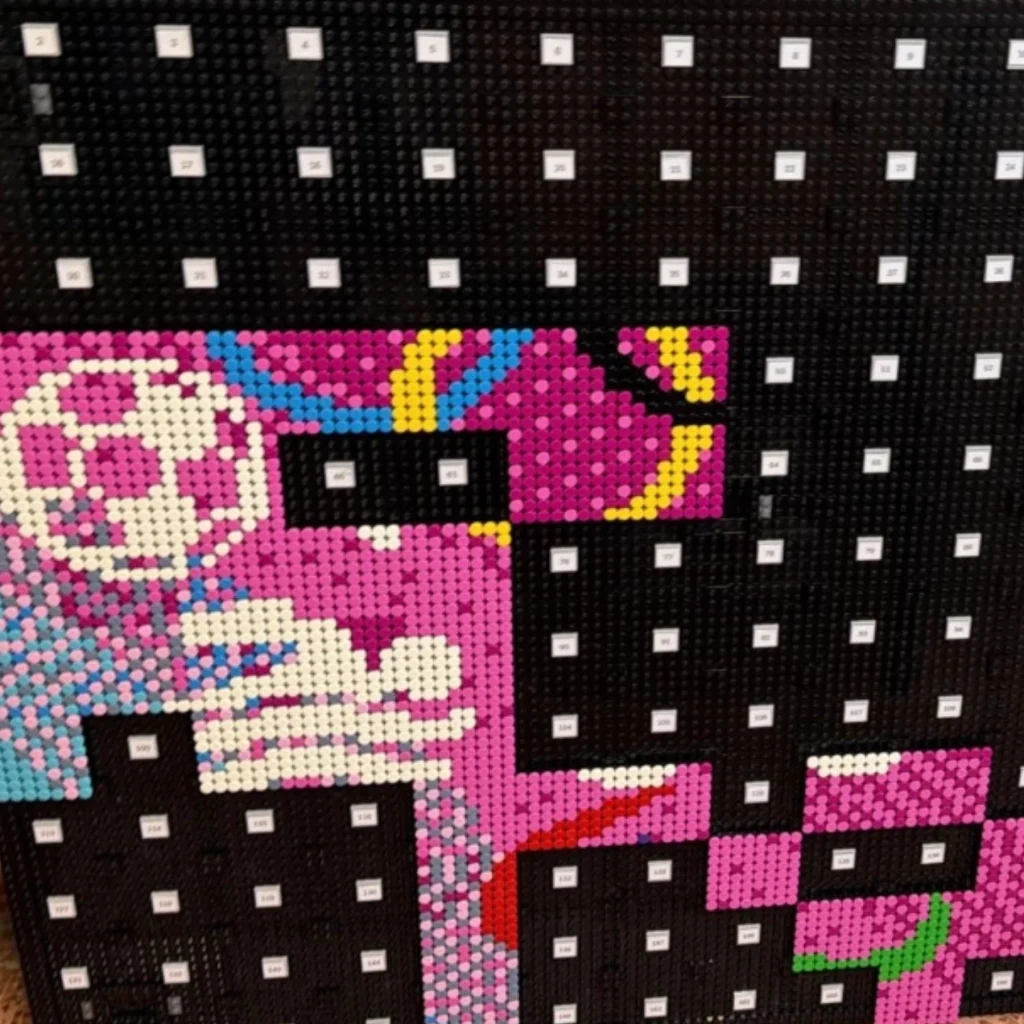 Detalle proceso de construcción  Mosaico colaborativo sobre el Olimpismo realizado con LEGO para Colegio Público as Mercedes
